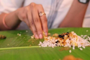 சாப்பிட்ட பின்பு நாம் செய்யும் சின்ன... சின்ன தவறுகள் ! இனிமேல் இதை எல்லாம் செய்யாதீங்க