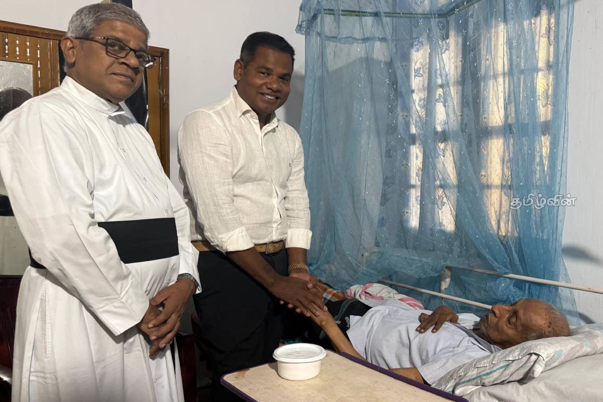 பலராலும் மறக்க முடியாத FR.S.J இம்மானுவேலை சந்தித்தார் IBC பாஸ்கரன் | Bhaskaran Kandiah Meets Former Priest In Person