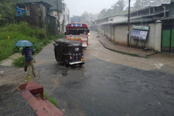 நீரில் முழ்கிய கொழும்பின் முக்கிய வீதிகள்! | Nuwara Eliya Colombo Hatton Street Heavy Rain நீரில் முழ்கிய கொழும்பின் முக்கிய வீதிகள்! | Nuwara Eliya Colombo Hatton Street Heavy Rain