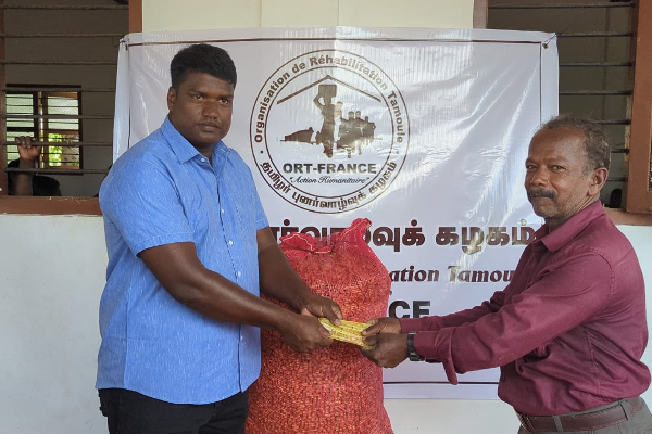 தெரிவு செய்யப்பட்ட 50 பயனாளிகளுக்கு நிலக்கடலை வழங்கி வைப்பு | Distribution Peanuts To 50 Selected Beneficiaries