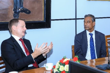 யாழ்.பல்கலைக்கு விஜயம் செய்த வங்கி அதிகாரிகள் (Photos)