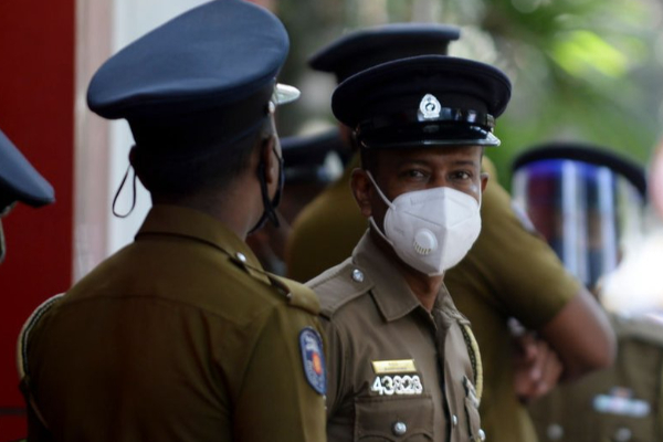 ஆடையின்றி சைக்கிள் ஓட்டிய நபர்! இலங்கையில் மீண்டும் பரபரப்பு சம்பவம் | Man Riding A Bicycle Without Clothes Kandana