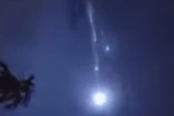 චීන රොකට්ටුවේ කොටස් පෘථිවියට වැටී සිදු වූ දේ..