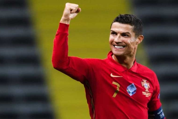 வரலாற்று சாதனை படைத்தார்  ரொனால்டோ - குவியும் பாராட்டு - தமிழ்நாடு