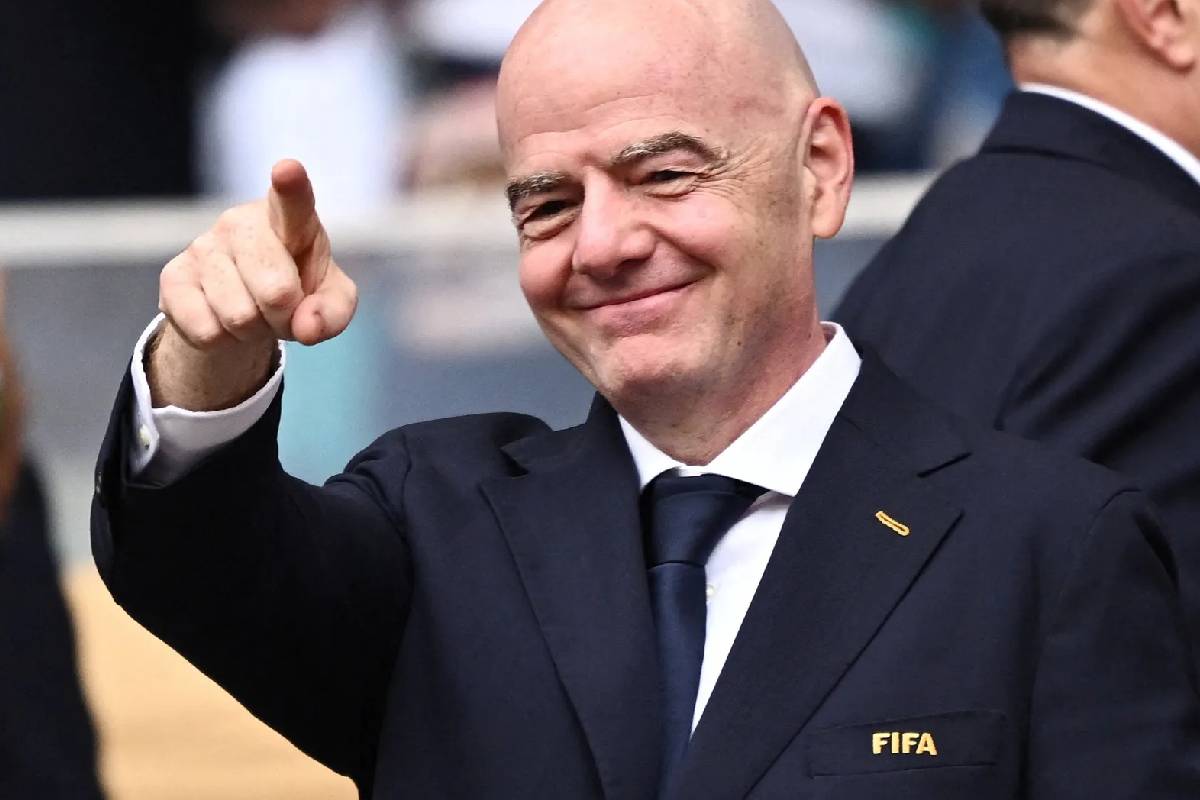 தனது காதலிக்கு UEFA பெருந்தொகை வழங்கியதாக எழுந்த குற்றச்சாட்டு: ஃபிஃபா தலைவர் மறுப்பு | Uefa Paid Off Infantino Lover தனது காதலிக்கு UEFA பெருந்தொகை வழங்கியதாக எழுந்த குற்றச்சாட்டு: ஃபிஃபா தலைவர் மறுப்பு | Uefa Paid Off Infantino Lover