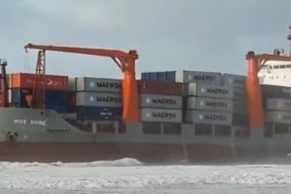 பொருளாதார தடையின் முதல் கட்டம்! ரஸ்ய கப்பல் தடுத்து நிறுத்தம் (வீடியோ) | Economy Ban Aganist Rusia