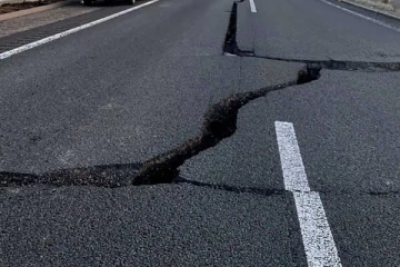 பப்புவா நியூ கினியா சக்தி வாய்ந்த நிலநடுக்கம்! 6.2 ஆக பதிவு