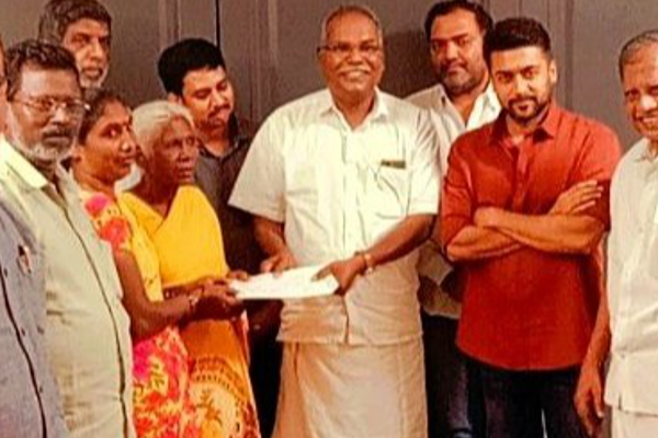 ராஜாக்கண்ணு மனைவி பார்வதியை நேரில் சந்தித்த சூர்யா.. நன்கொடையாக ரூ. 15 லட்சம் | Suriya Meets Rajakanu Wife Parvathi