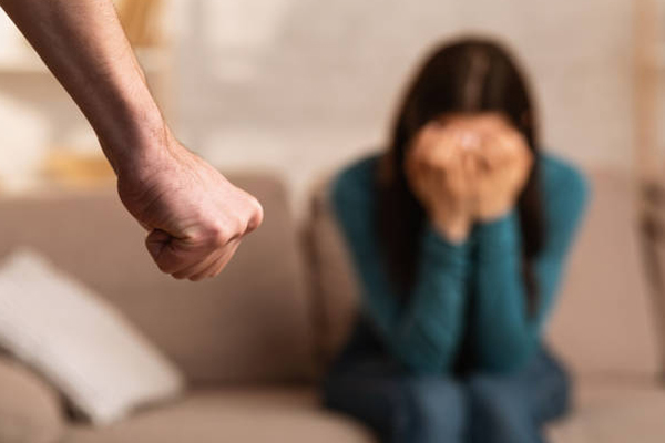வெளிநாட்டு சுற்றுலாப் பெண் பயணிக்கு நேர்ந்த கொடூரம் | The Abuse Of The Foreign Tourist Woman