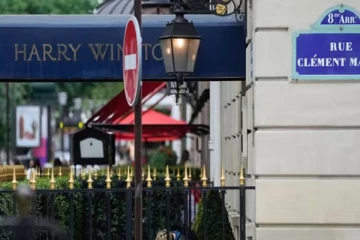 பிரான்சில் பட்டப்பகலில் துப்பாக்கி முனையில் நகைக்கடையில் நடந்த கொள்ளை