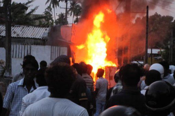 பாக்கிஸ்தானில் சிங்கள இளைஞன் கொல்லப்பட்ட விவகாரம்: இலங்கையில் முஸ்லிம்களுக்கு ஆபத்து? - ஐபிசி தமிழ்