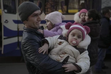 “எங்கள் நாட்டை சேர்ந்த 2000-க்கும் மேற்பட்ட குழந்தைகளை ரஷ்யா கடத்தி சென்றுள்ளது” - உக்ரைன் பரபரப்பு தகவல்