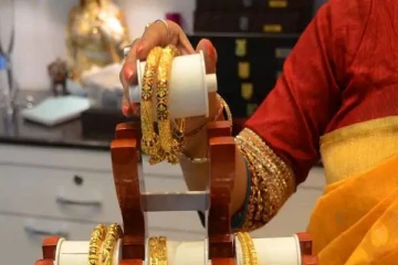 கிடுகிடுவென உயர்ந்த தங்கம் விலை - அதிர்ச்சியில் இல்லத்தரசிகள்