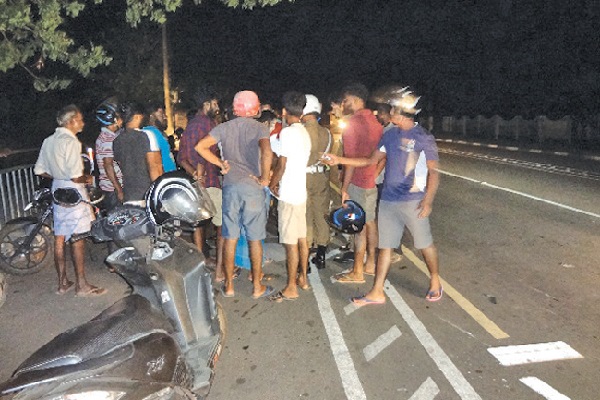 திருமணம் முடித்து ஒரு வாரம்: விபத்தில் பலியான தம்பதி | A Week After Marriage Couple Died In An Accident