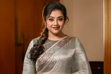 வெறும் 6 வயது குறைவான நடிகருக்கு நான் அம்மாவா.. ஷாக் ஆன மீனா