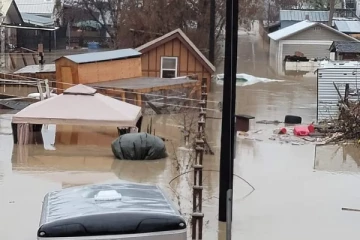 கனடாவில் கனமழை: வெள்ளத்தில் தத்தளிக்கு பிரிட்டிஷ் கொலம்பியா., ஆயிரக்கணக்கான மக்கள் வெளியேற்றம்