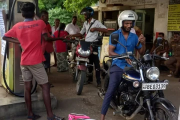நாடளாவிய ரீதியில் QR குறியீடு முறையில் எரிபொருள் விநியோகம் (Photos)