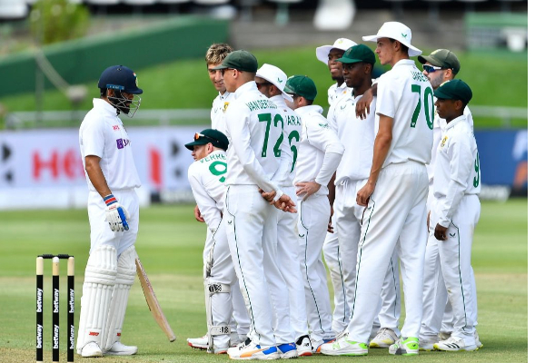 ஒற்றை ஆளாய் எதிர்த்து நின்ற விராட் கோலி - இணையத்தில் தெறிக்கவிடும் ரசிகர்கள் | Ind Vs Sa Viratkohli Pic On Trending Social Media