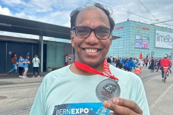 சுவிட்சர்லாந்தில் ஓட்டப்பந்தய போட்டியில் பதக்கம் வென்ற இலங்கை தமிழர் | Sri Lankan Tamil Won A Medal In Switzerland