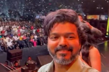 “என் நெஞ்சில் குடியிருக்கும்” ட்விட்டரை கலக்கி வரும் நடிகர் விஜய்யின் செல்பி வீடியோ