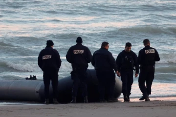 24 மணி நேரத்தில் நூற்றுக்கணக்கான புகலிடக்கோரிக்கையாளர்களை மீட்ட பிரான்ஸ்