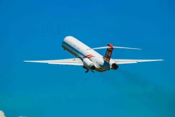 விமான புகை காரணமாக பூமியில் வெப்பநிலை அதிகரிப்பு., விஞ்ஞானிகள் எச்சரிக்கை