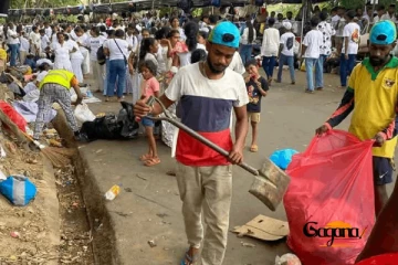 මුළු නුවරම කුණු ගොඩක්. මල මුත්‍ර හැම තැනම දළදා කතාවේ ඇත්ත පැත්ත