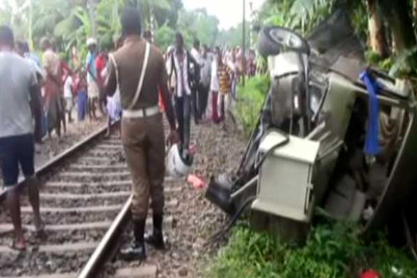 தொடர்ந்து - மகிழுந்து விபத்தில் விமானப்படை வீரர் பலி..! - ஐபிசி தமிழ்