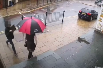 பிரித்தானியாவில் ஹிஜாப் அணிந்த பெண் மீது தாக்குதல்: பட்டப்பகலில் சம்பவம்