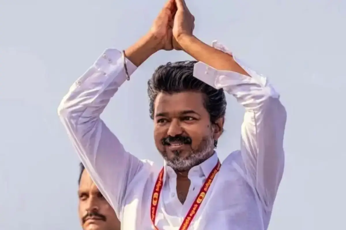 விஜய் வீட்டு வாசலில் அழுத கர்பிணி பெண் - படு வைரலாகும் காணொளி | Pregnant Woman Cries Vijay S Doorstep Viral Video