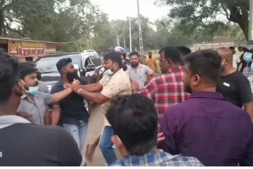 இளைஞர் குழுக்களுக்கிடையில் அடிதடி!! கலவர பூமியான வைரவபுளியங்குளம் (காணொலி)