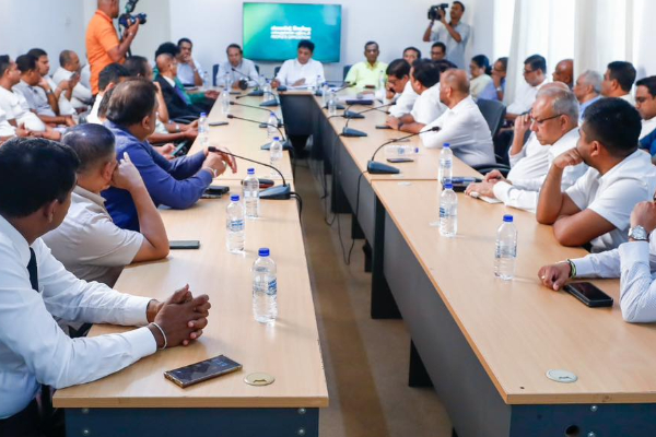 ரணிலின் கைதினை இராஜதந்திர வழியில் நகர்த்தும் ஐ.தே.க | Unp To Move Ranil S Arrest Diplomatically