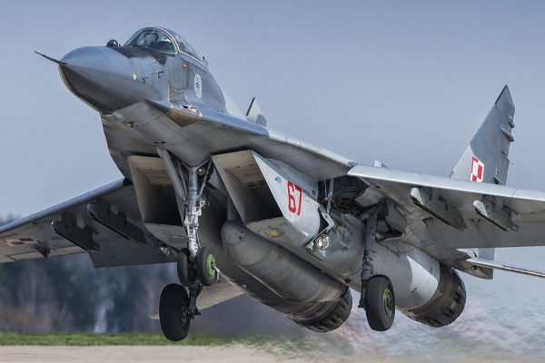 உக்ரைனுக்கு போர் விமானங்களை அனுப்பிய முக்கிய நாடு! | The Main Country That Sent Warplanes To Ukraine
