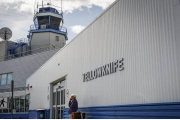 விமானத்தில் பயணித்துக் கொண்டிருந்த ஒருவர் உயிரிழந்த சம்பவம் குறித்து விசாரணை