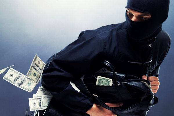 மட்டக்களப்பில் பல லட்சம்  கொள்ளை! | Robbery Of Several Lakhs In Batticaloa