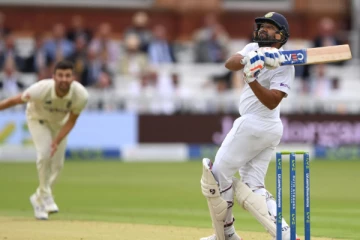 உலகத்தரம் உள்ளூரு வாத்தியாரு.. மாஸ் காட்டிய ரோகித் சர்மா.. இந்திய அணி அசத்தல் ஆட்டம்!