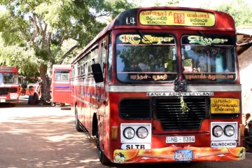 பேருந்து பற்றாக்குறையில் சிரமத்திற்குள்ளான ஆசிரியர்கள்(Photos)