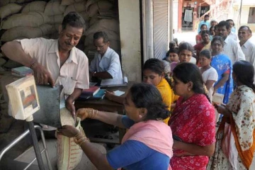 குடும்ப அட்டைதாரர்களுக்கு  -  செப். 30 வரை இலவசம்..!