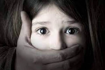 திட்டிய பெற்றோர்.. வீட்டை விட்டு வெளியேறிய 12 வயது சிறுமி -கடைசியில் நேர்ந்த கொடூரம்!