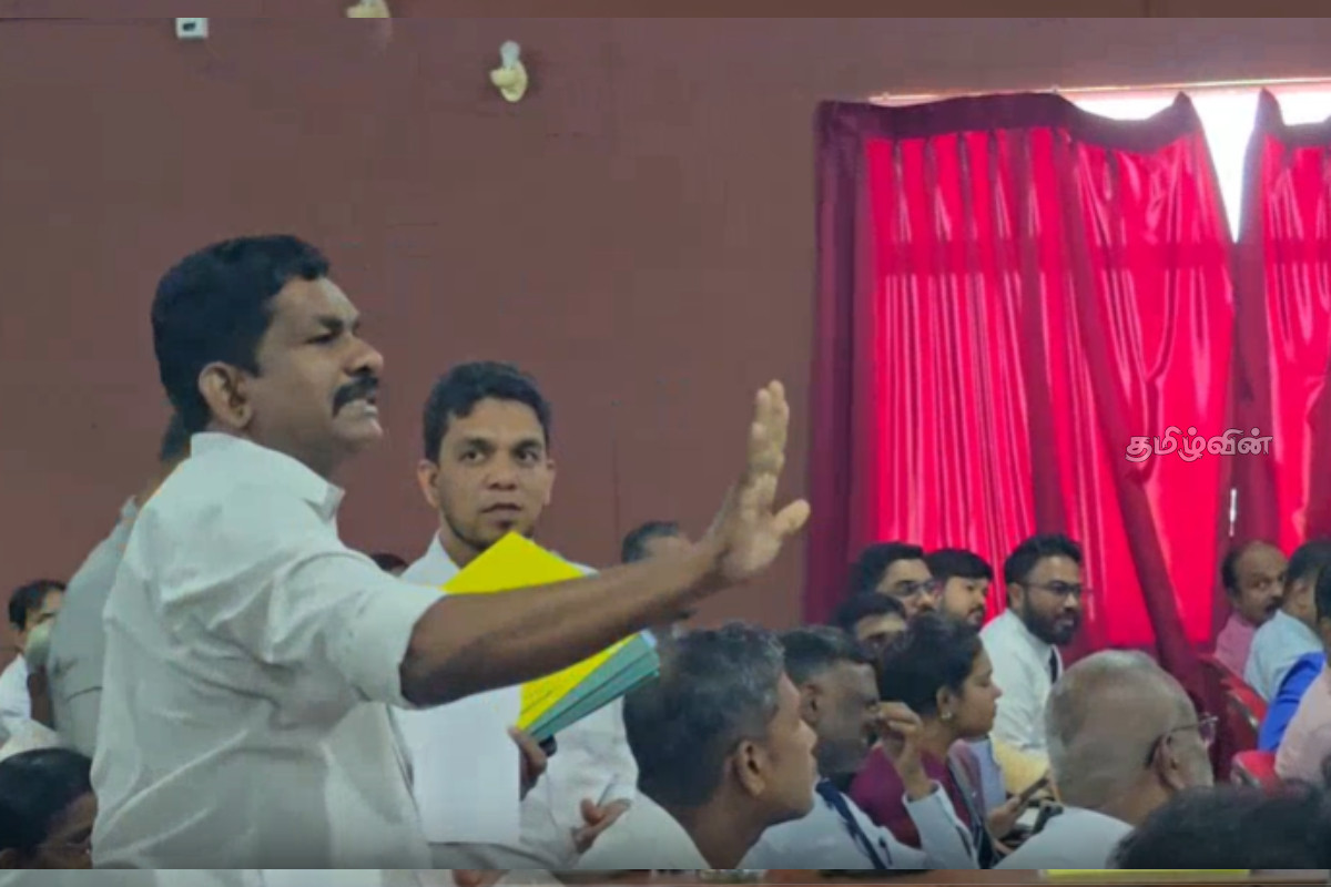 திருகோணமலை மாவட்ட அபிவிருத்திக் குழுக் கூட்டத்திலிருந்து உப்புவெளி தவிசாளர் வெளிநடப்பு | Uppuveli Chairman Walks Out Of The Meeting