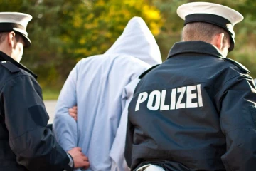 ஜேர்மனியில் கத்திகுத்து தாக்குதலில் 6 பேர் காயம்; பெண் கைது