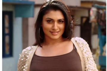 மீண்டும் தமிழில் ரீ என்ட்ரி கொடுக்கும் நடிகை மாளவிகா.. அதுவும் யாருடைய படத்தில் தெரியுமா