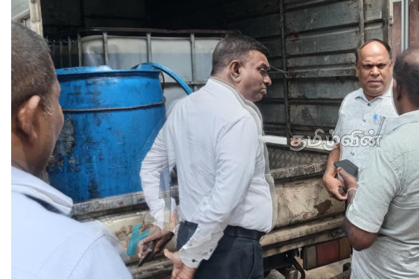 மனித பாவனைக்கு உதவாத தேங்காய் எண்ணெய்யுடன் ஒருவர் கைது | Man Arrested For Oil Unfit For Human Consumption மனித பாவனைக்கு உதவாத தேங்காய் எண்ணெய்யுடன் ஒருவர் கைது | Man Arrested For Oil Unfit For Human Consumption