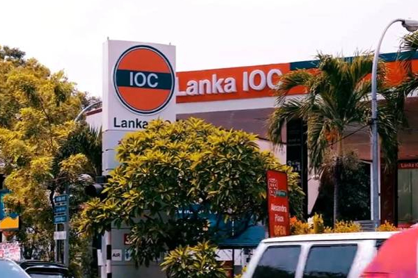இலங்கையில் மூடப்படும் அபாய நிலையில் 400 எரிபொருள் நிரப்பு நிலையங்கள்! | 400 Fuel Filling Stations Danger Closing Sri Lanka