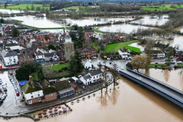 Henk புயல் தாக்கம்: பிரித்தானியாவில் மரம் சரிந்து வாகன ஓட்டிக்கு நேர்ந்த விபரீதம்