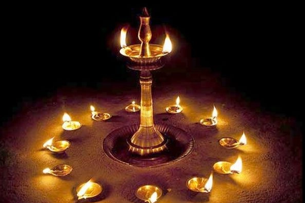 தீபம் ஏற்றும் திசைகளும் அவற்றின் பலன்களும் | Deepam Palangal Parigaram Thisaigal Kilaku Merkku