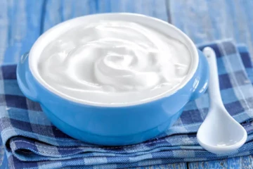 தினமும் தயிர் சாப்பிடுவது உடலுக்கு நல்லதா? அல்லது கெட்டதா?