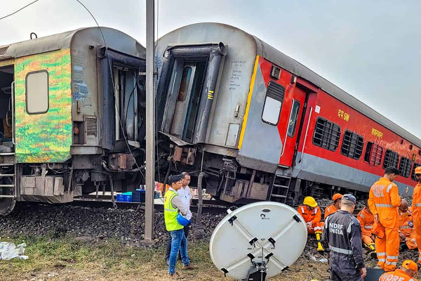 உலகை உலுக்கிய ஒடிசா ரயில் விபத்து; மூன்று ஊழியர்கள் கைது | Odisha Train Accident Three Employees Arrested