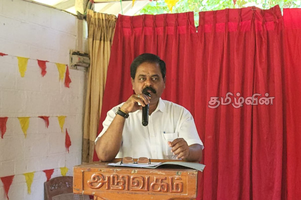 துப்பாக்கி கோரும் நாடாளுமன்ற உறுப்பினர்கள் : மீள் பரிசீலனை செய்ய வலியுறுத்தும் சிறீதரன் எம்.பி | Members Of Parliament Demanding Guns துப்பாக்கி கோரும் நாடாளுமன்ற உறுப்பினர்கள் : மீள் பரிசீலனை செய்ய வலியுறுத்தும் சிறீதரன் எம்.பி | Members Of Parliament Demanding Guns