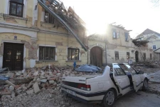 அணுகுண்டு தாக்குதல் போன்று... மொத்தமாக உருக்குலைந்த நகரம்: இடிபாடுகளில் சிக்கிய பலர்